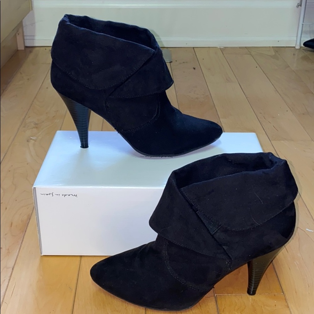 Dana Buchman Booties